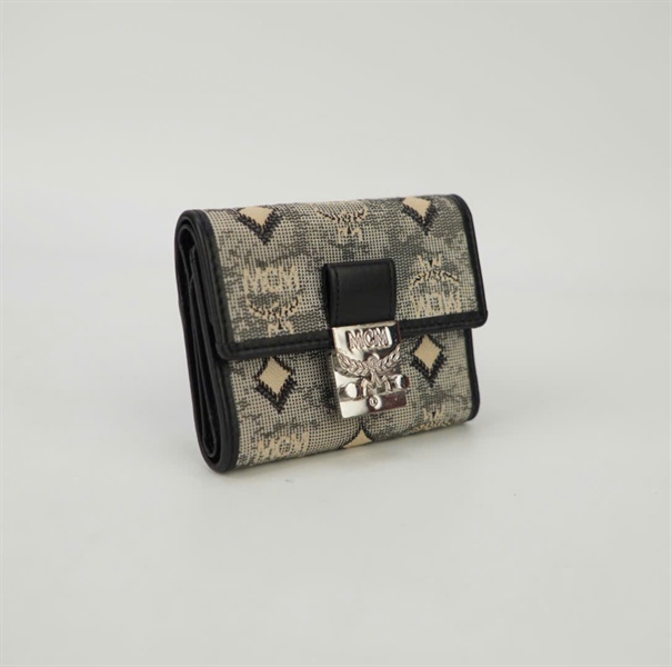 Ví MCM gập 3 khóa bạc KG+