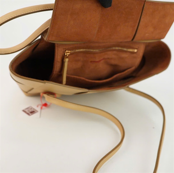 Túi Bottega đan lưới ô vuông màu nude +