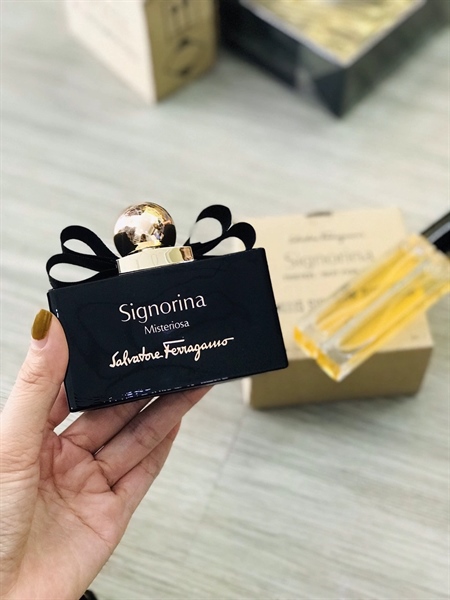 NƯỚC HOA CHIẾT SIGNORIA ĐEN 10ML