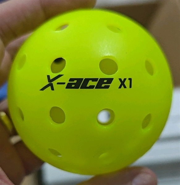 Bóng Pickleball PENG Outdoor 40 lỗ cao cấp chính hãng