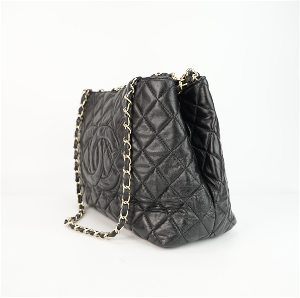 Túi Chanel đen logo nổi size 32 ++