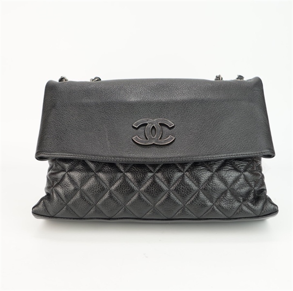 Túi Chanel nắp gâp màu đen size 30 ++