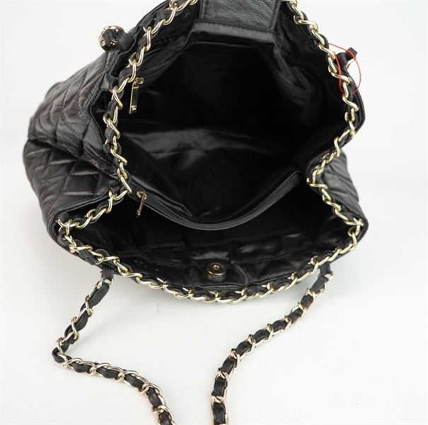 Túi Chanel đen logo nổi size 32 ++