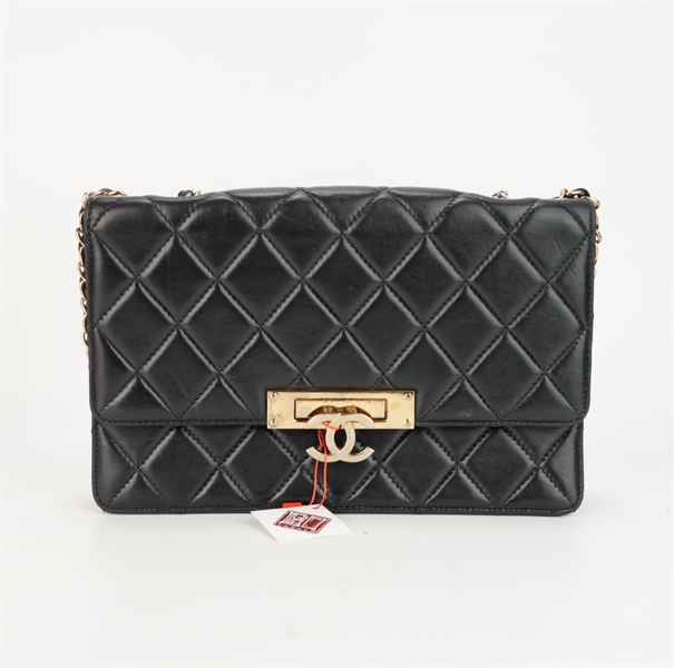 Túi Chanel đen khóa vàng size 26++