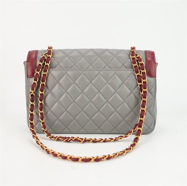 Túi Chanel màu xám viền đỏ size 25 ++