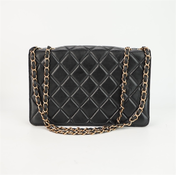 Túi Chanel đen khóa vàng size 26++