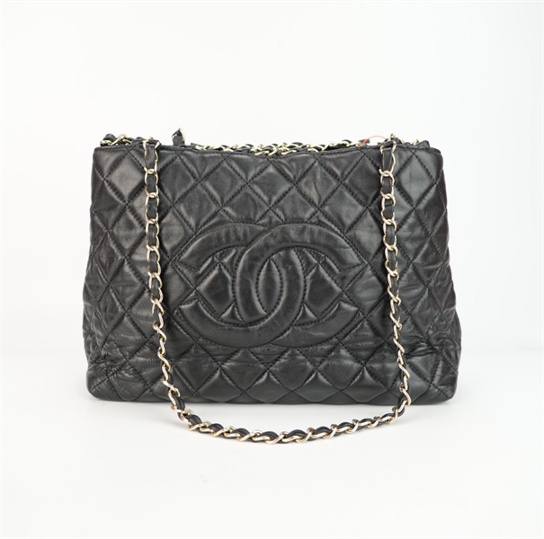 Túi Chanel đen logo nổi size 32 ++