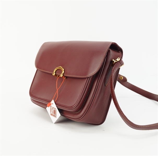 Túi Cartier nâu nắp gập khóa vàng size 22 KG+