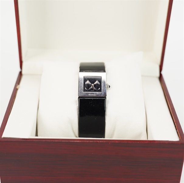 Đồng hồ Chanel mặt vuông quai da KG+