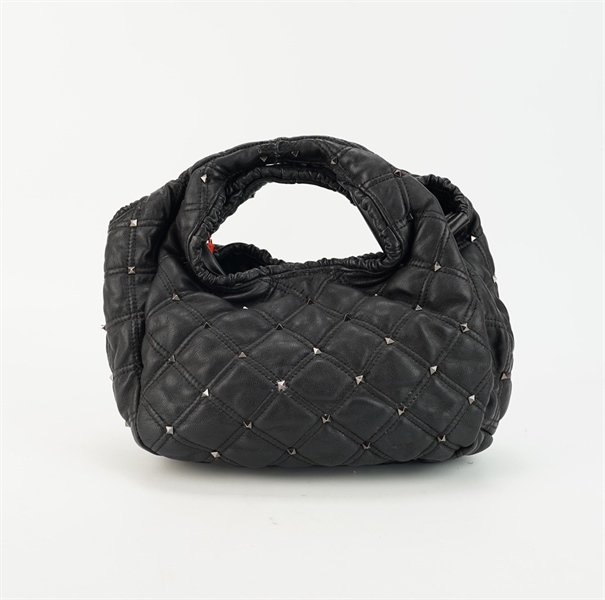 Túi Valentino đen đính đinh s23 KG++