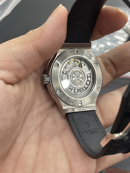 Đồng hồ Hublot dây da đen KG+ (1110309)