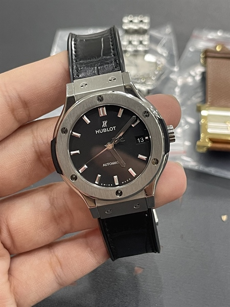 Đồng hồ Hublot dây da đen KG+ (1110309)
