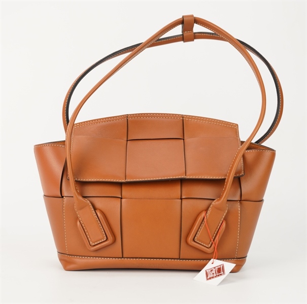 Túi Bottega màu nâu đan lưới sz 23cm +