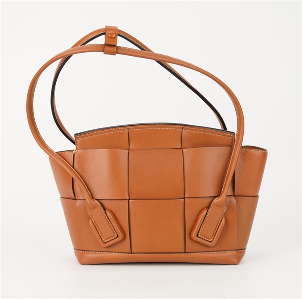 Túi Bottega màu nâu đan lưới sz 23cm +