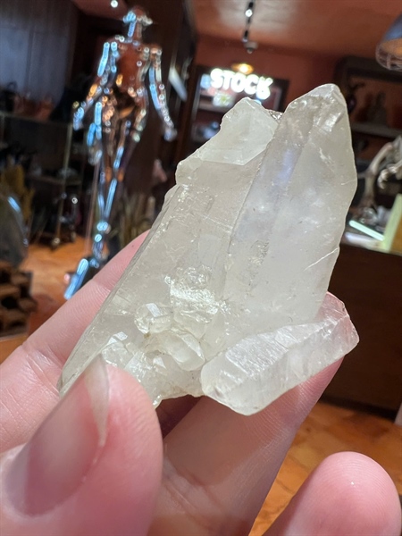 Trụ đá trắng nhỏ +