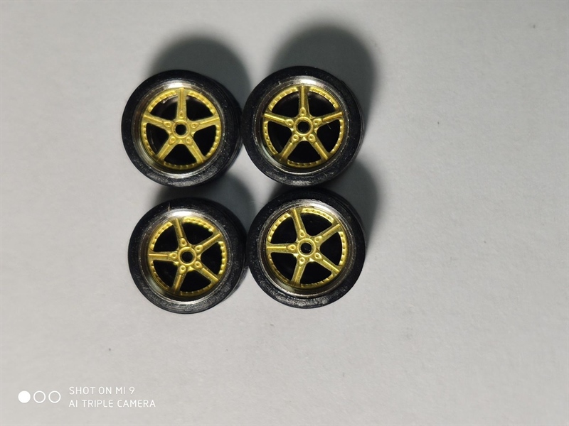 Bánh xe 1/64 10mm #2-16 ( vàng)