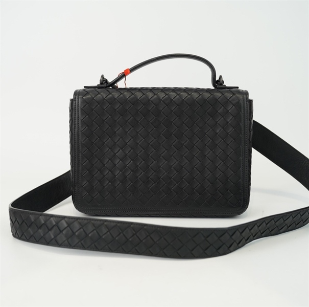 Túi Bottega đen đan chéo s23 KG+