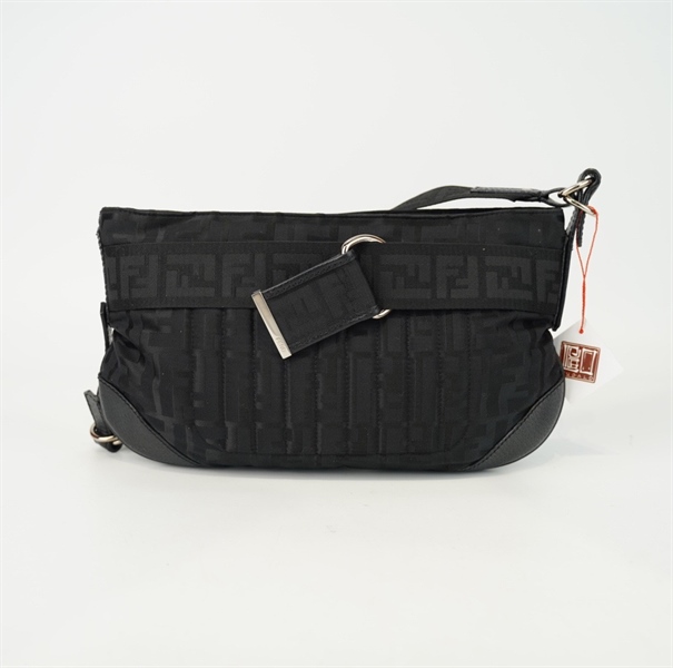 Túi Fendi màu đen s30 KG+