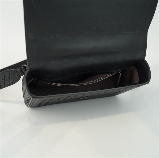 Túi Bottega đen đan chéo s23 KG+