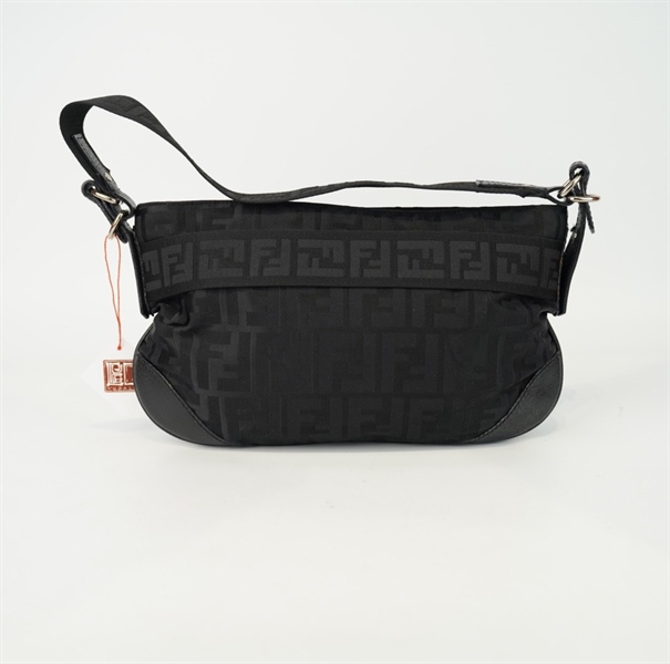 Túi Fendi màu đen s30 KG+