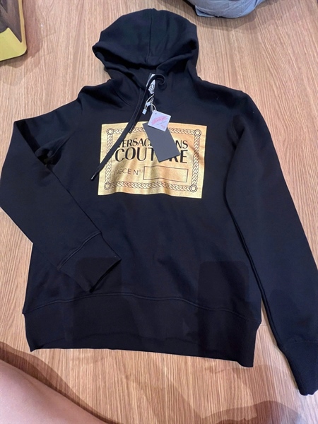 Áo khoác Versace đen in nhãn vàng -a Long live (TH-A30)