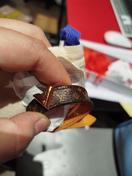 Vòng tay LV hoa nâu TB+