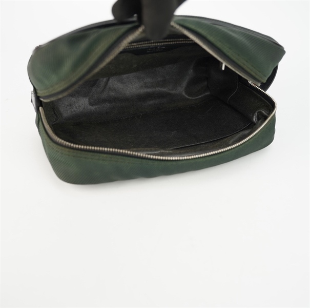 Túi LV Clutch màu xanh rêu size 25 KG+