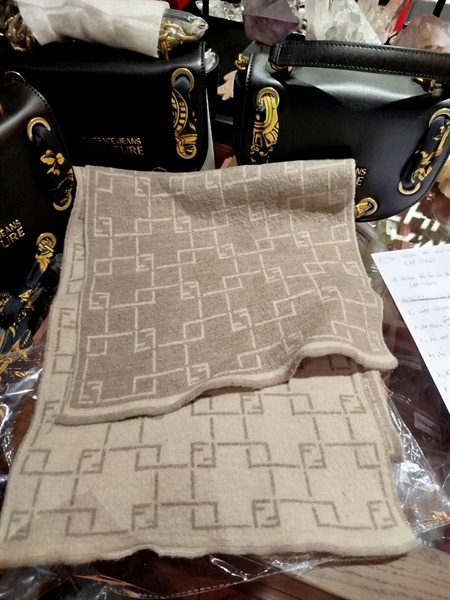 Khăn Fendi xám - A Long live (HP-KH253)