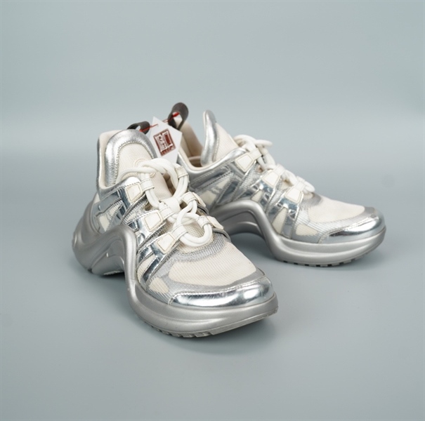 Giày LV màu bạc size 36 1/2 (BQ) KG+