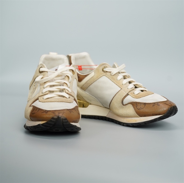 Giày LV trắng viền nâu size 37 1/2 (BQ) KG+