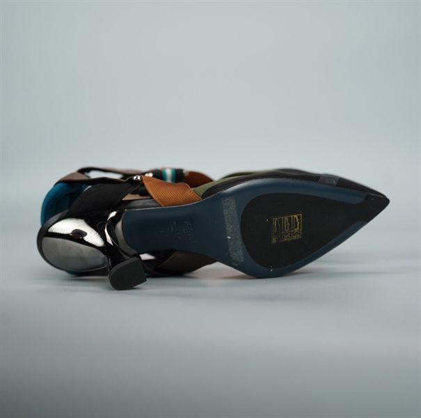 Giày Fendi đen xanh size 37 cao 9p (BQ) KG+