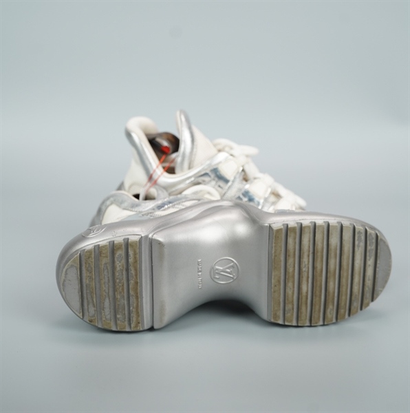 Giày LV màu bạc size 36 1/2 (BQ) KG+