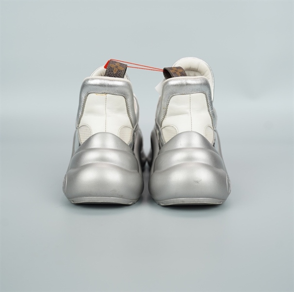 Giày LV màu bạc size 36 1/2 (BQ) KG+
