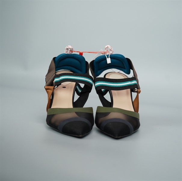 Giày Fendi đen xanh size 37 cao 9p (BQ) KG+