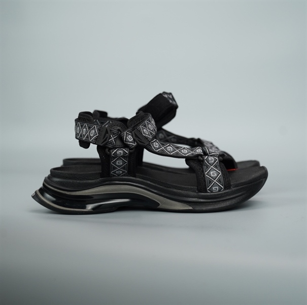 Giày GG đen size 6 (BQ) KG+