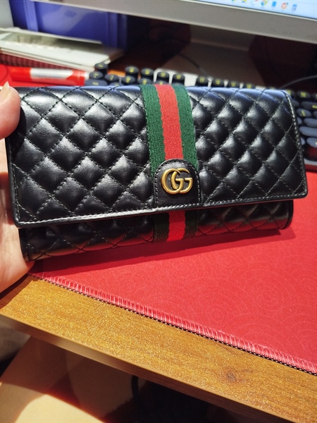 Ví GG đen sọc xanh đỏ KG+