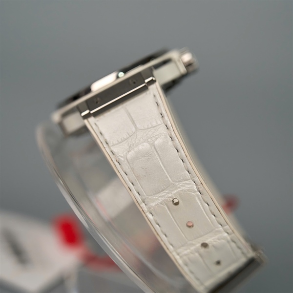 Đồng hồ Hublot mặt tròn đính đá màu trắng (1125032) (HC) KG+