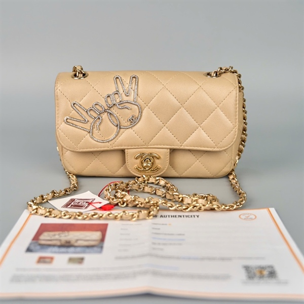 Túi Chanel màu nude họa tiết thỏ (23533072) sz 16 +