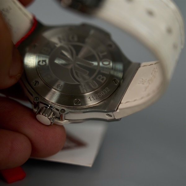 Đồng hồ Hublot mặt tròn đính đá màu trắng (1125032) (HC) KG+