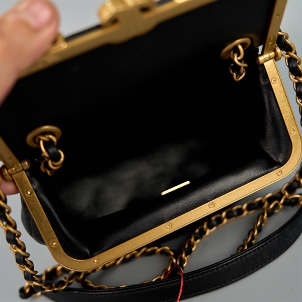 Túi Chanel đen viền vàng (PN0AXK76) sz16 (HC) +