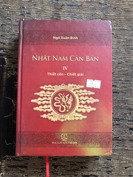 NHẤT NAM CĂN BẢN TẬP 4 , 655 trang, nxb: 2009, sách bị 1 góc mọt trên đầu sách , không ảnh hưởng nội dung ( như hình)
