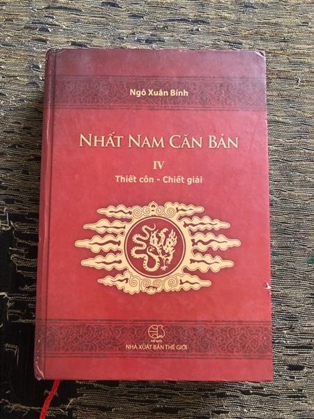 NHẤT NAM CĂN BẢN TẬP 4 - 655 trang, nxb: 2009, sách bị 1 góc mọt dưới góc trang ( như hình), k ảnh hưởng nội dung