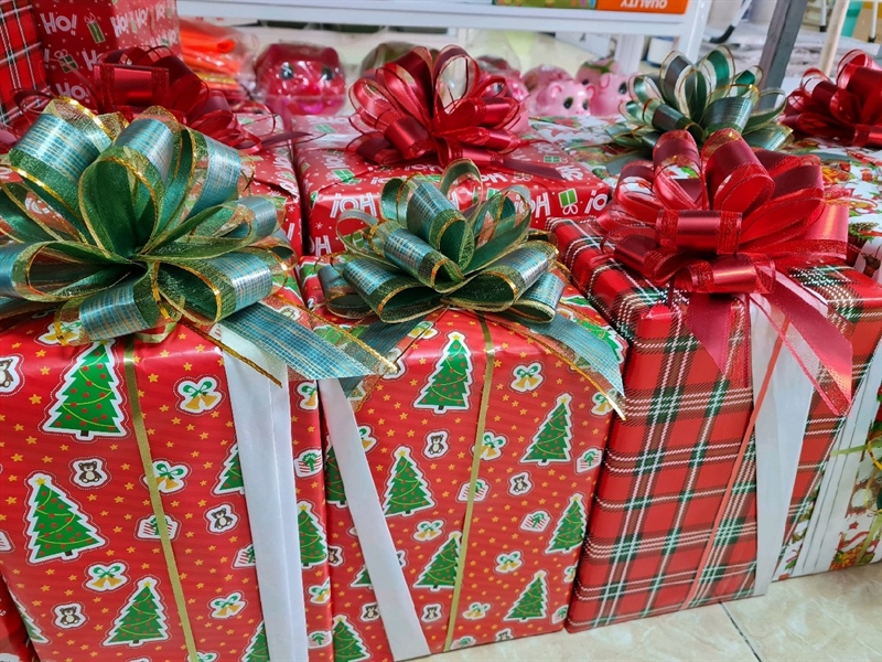Hộp quà trang trí noel size trung