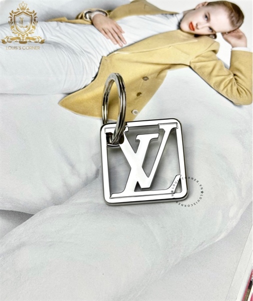 Móc khoá LV logo vuông bạc