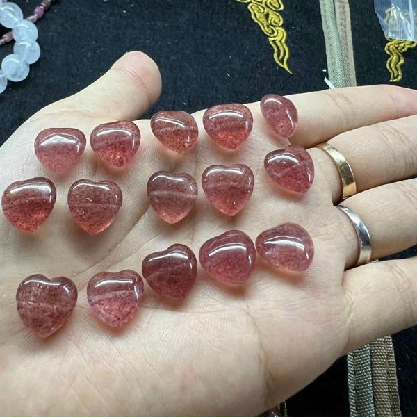 Trái tim thạch anh dâu tây