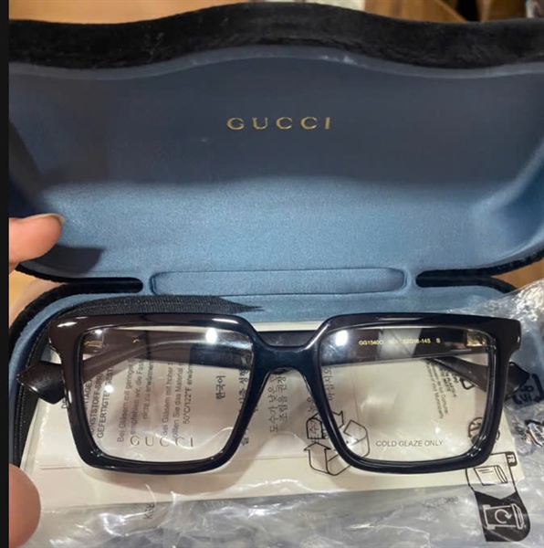 Kính GG đen GG15400 001(PN) +