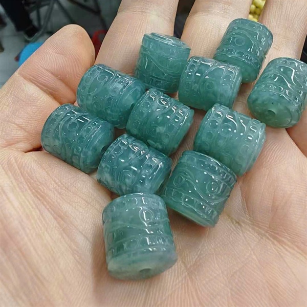 Lu ngọc lam điêu khắc