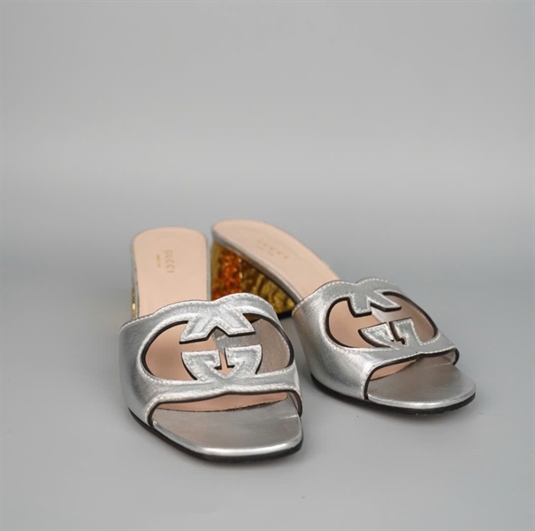 Dép GG màu bạc sz38 cao 6p KG+