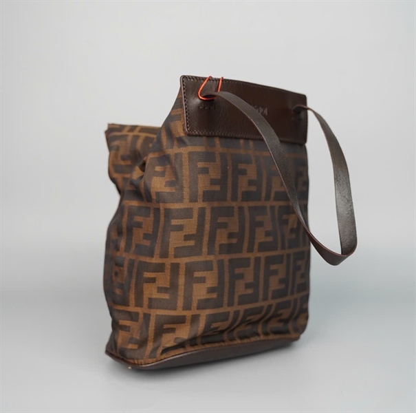 Túi Fendi màu nâu đậm sz20 KG+