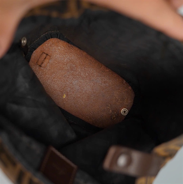 Túi Fendi màu nâu đậm sz20 KG+